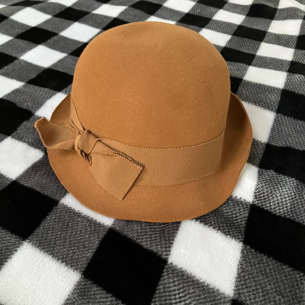 Vintage Tan Wool Hat with Bow